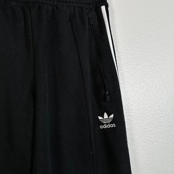 Adidas Sweatpants with the 3 Stripes - Picture 2 of 4